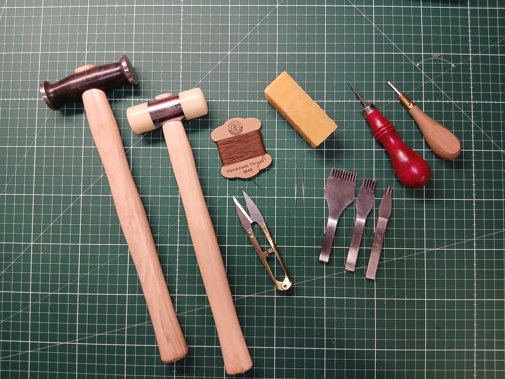 Outils du sellier maroquinier